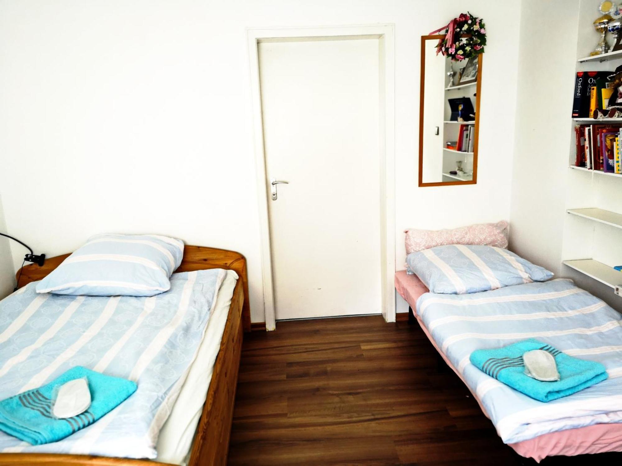 Near Underground Station Appartement München