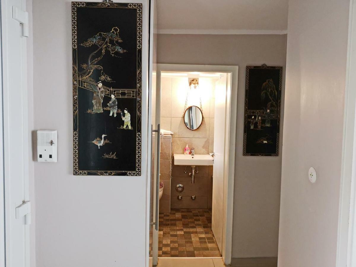 Near Underground Station Appartement